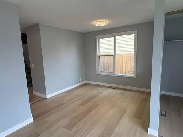 363 Falton Dr, Calgary 5