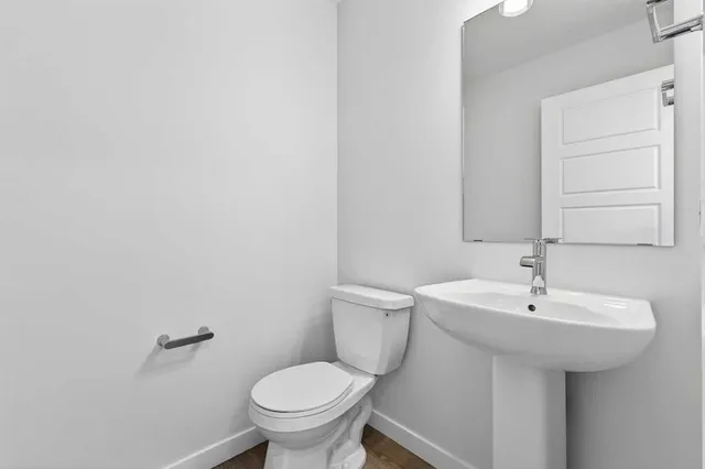 12 Hotchkiss Parade, Calgary 5