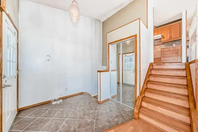 243 Erin Meadow Close, Calgary 5