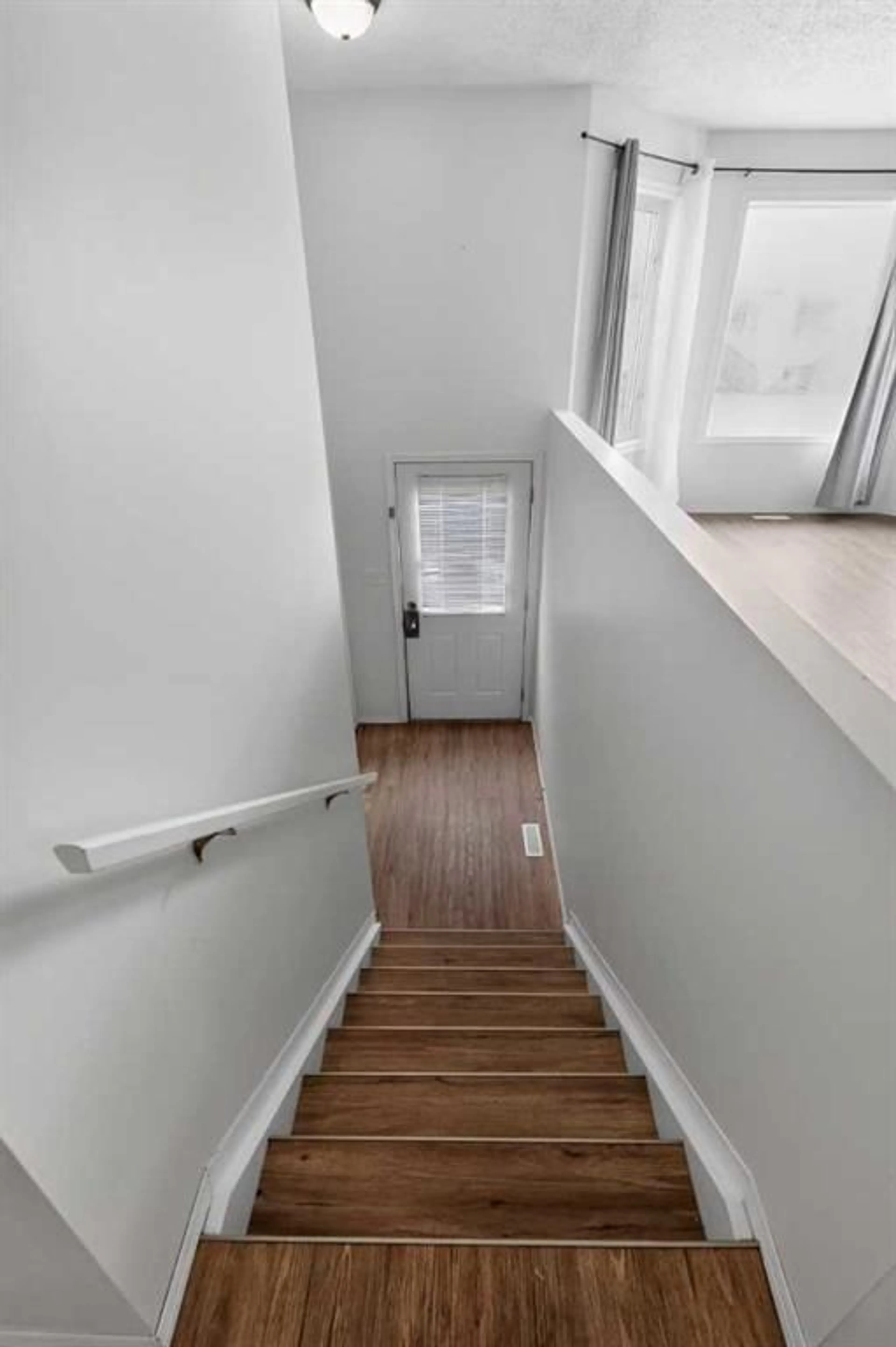 pillar/IMG-A2335724_3.jpg