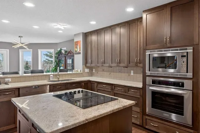 111 Valley Ponds Cres, Calgary 5