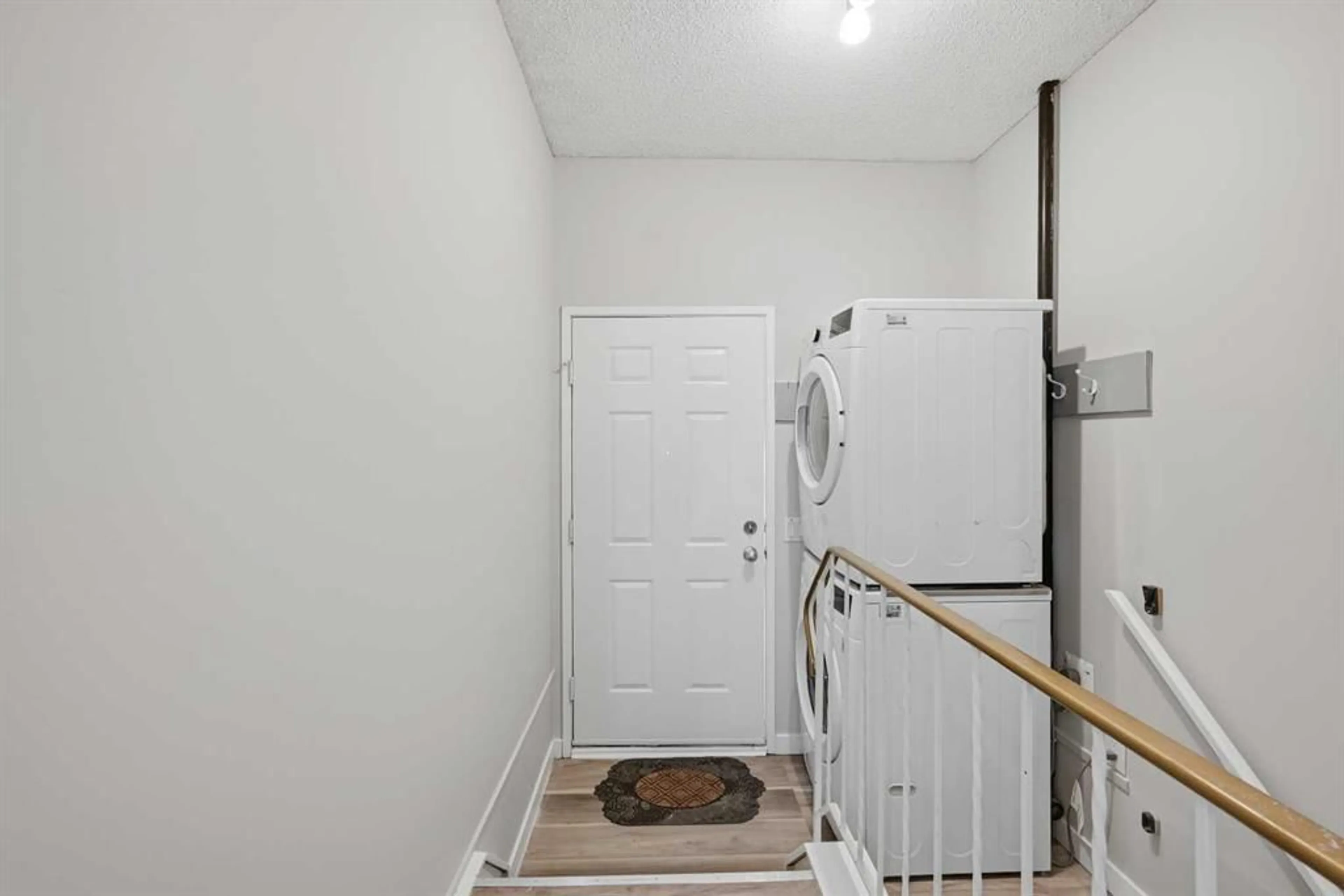 pillar/IMG-A2335737_3.jpg