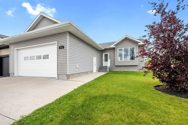 4725 54 Ave, Kitscoty 4
