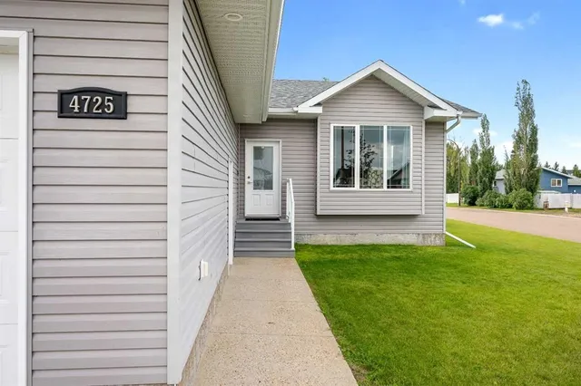 4725 54 Ave, Kitscoty 5