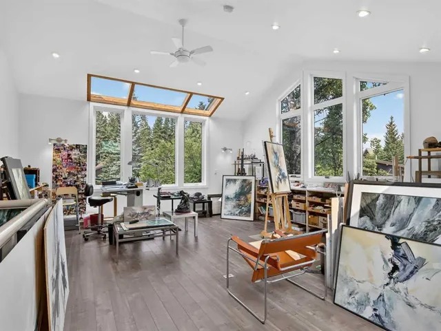22 Pinewood Cres, Canmore 5