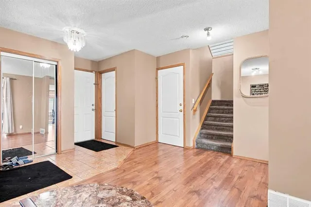 610 Saddlecreek Way, Calgary 5