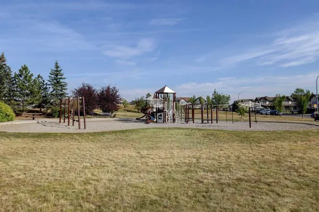 131 Copperpond Common, Calgary 4