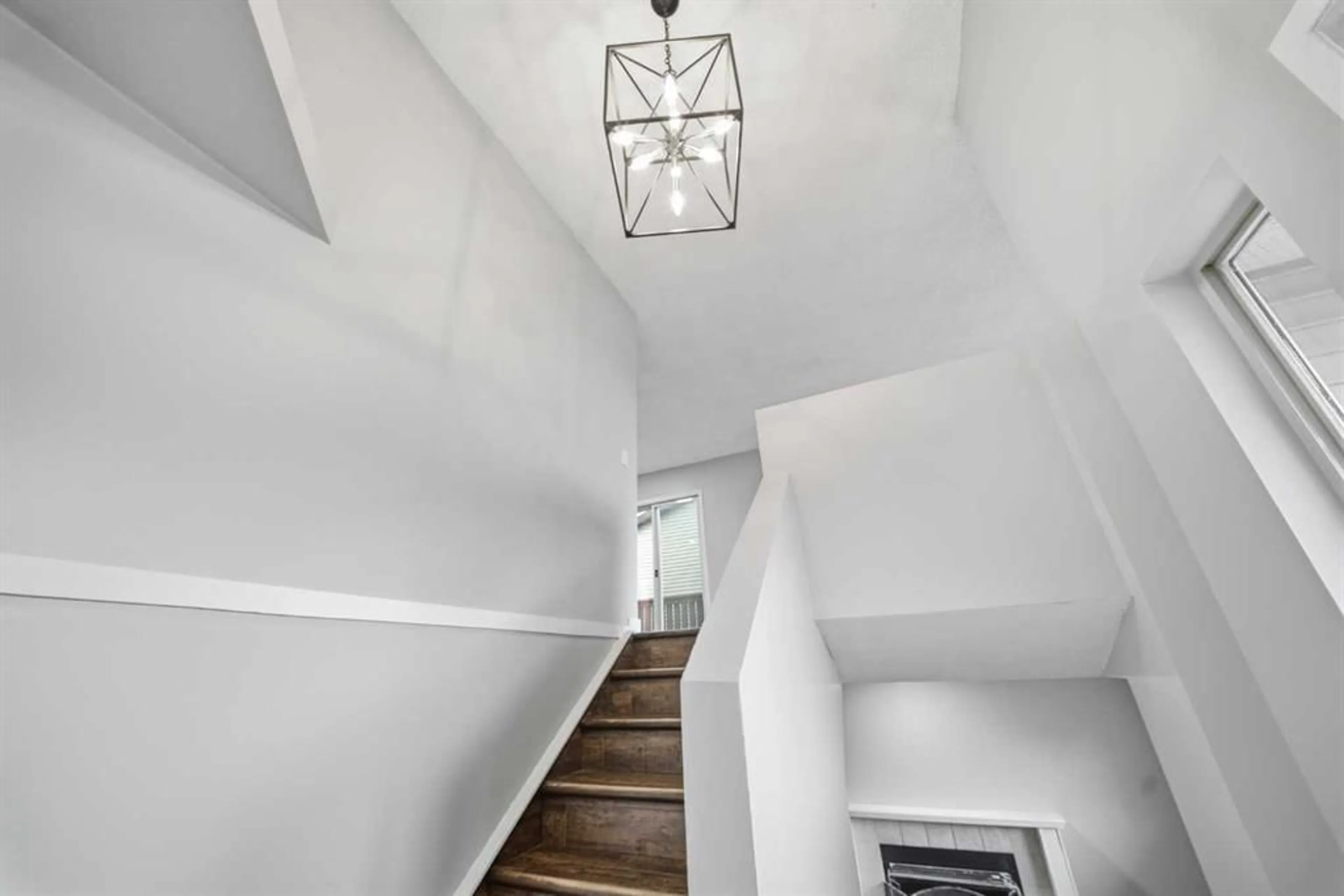 pillar/IMG-A2335845_3.jpg