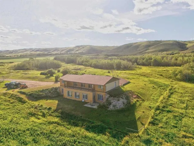 235044 TWP RD 821A, Rural Peace No. 135, M.D. of 5