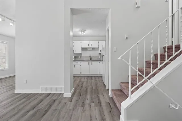 68 Dakota Rd, Lethbridge 5