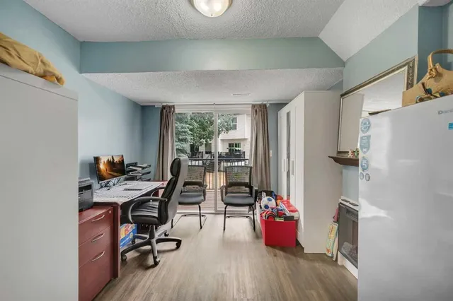 200 Hidden Hills Terr #13, Calgary 5