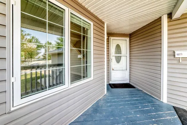 147 Macewan Dr, Calgary 2