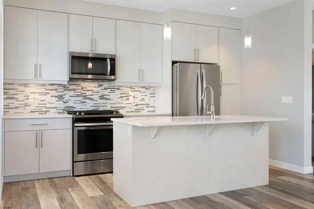 124 Wentworth Row, Calgary 5