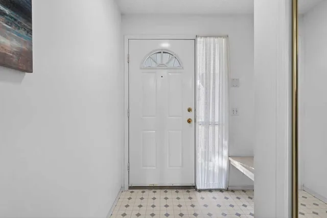 320 Sierra Morena Green, Calgary 4