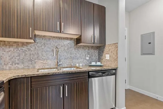 11 Millrise Dr #320, Calgary 4