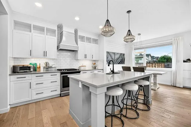 313 Walgrove Terr, Calgary 3