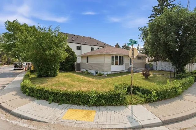 5604 21 St, Calgary 2