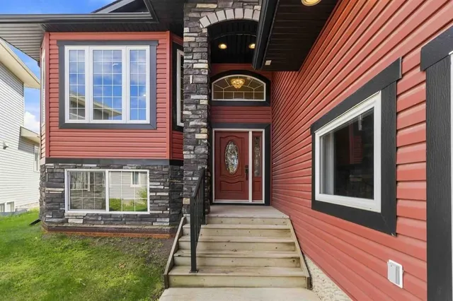 115 Widgeon Pl, Fort McMurray 2