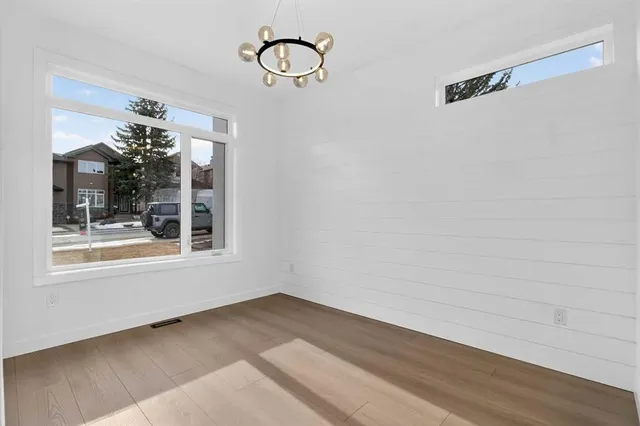 720 52 Ave, Calgary 5