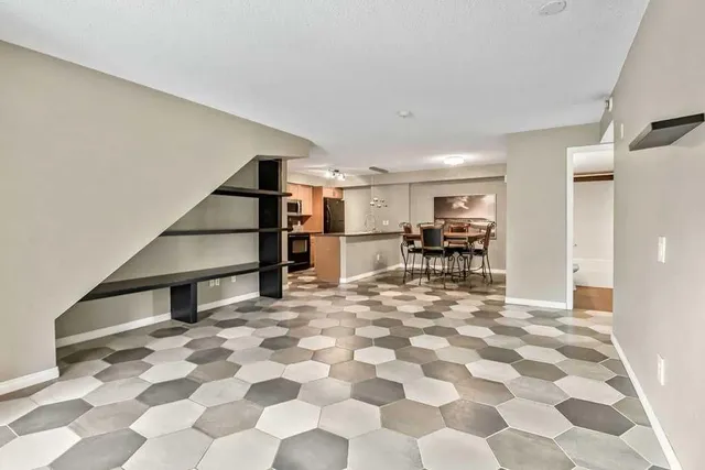 21 Mckenzie Towne Gate #2, Calgary 5