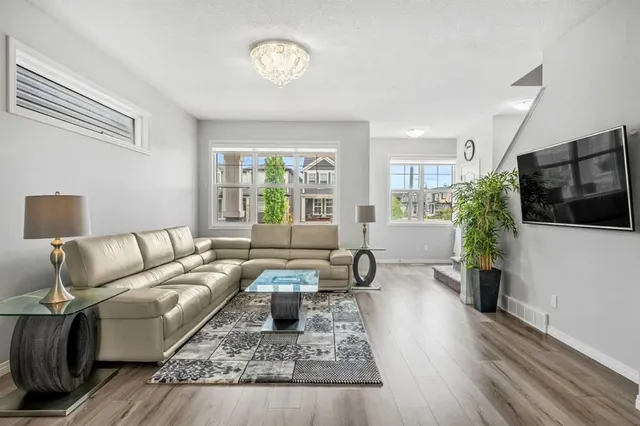 147 Evanscrest Pk, Calgary 3