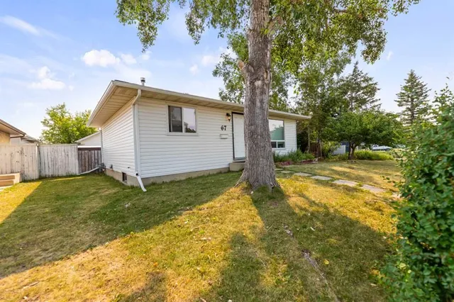 67 Falchurch Cres, Calgary 2