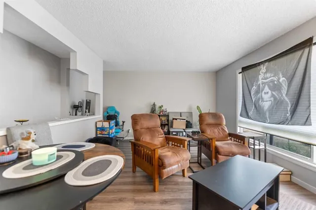 67 Falchurch Cres, Calgary 4