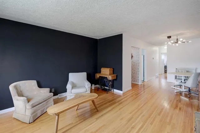 624 38 St, Calgary 5