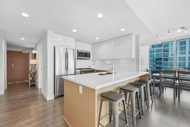 519 Riverfront Ave #402, Calgary 2