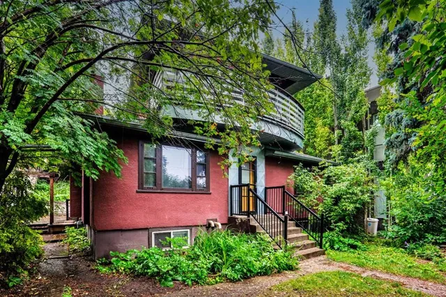 2131 16A St, Calgary 3