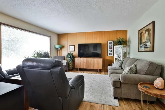 1323 3A Ave, Lethbridge 5