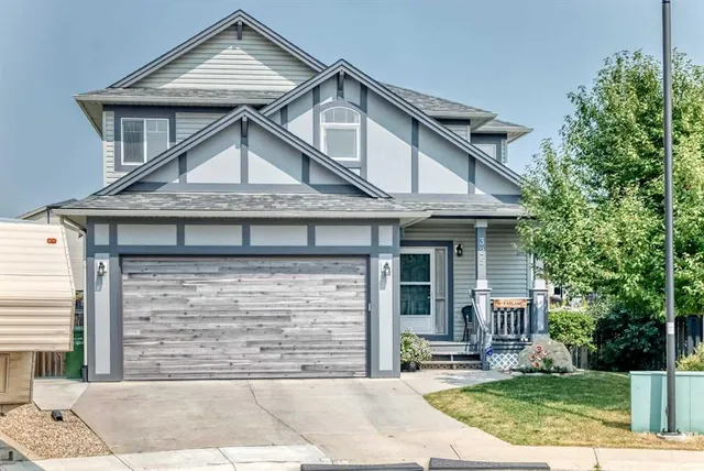 325 Luxstone Green, Airdrie