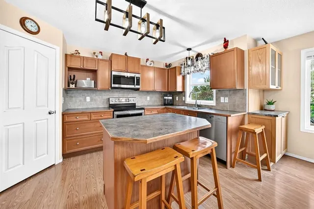 325 Luxstone Green, Airdrie 5