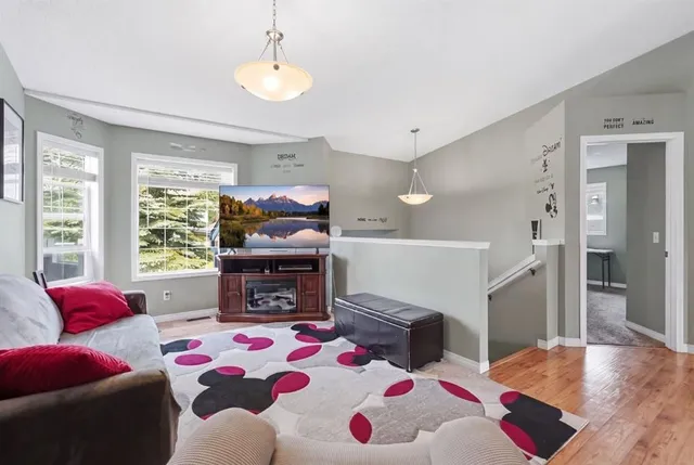 76 Crystalridge Cres, Okotoks 5