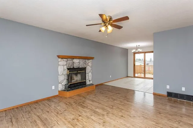 22 Bruns Cres, Lacombe 5