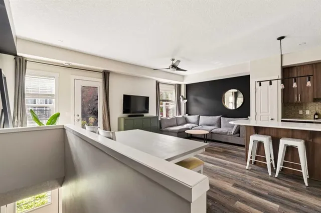 945 Mckenzie Towne Manor, Calgary 5