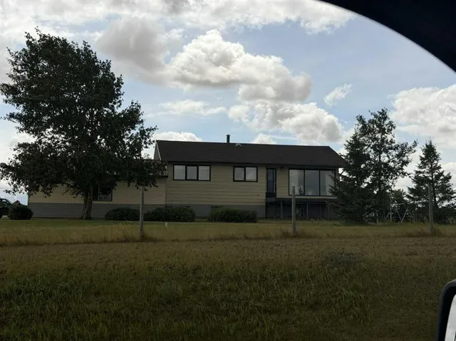 1229 TWP RD 174, Hilda 5