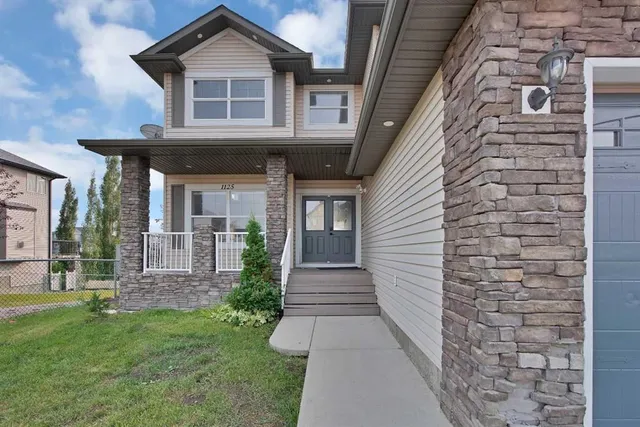 1125 Channelside Dr, Airdrie 4