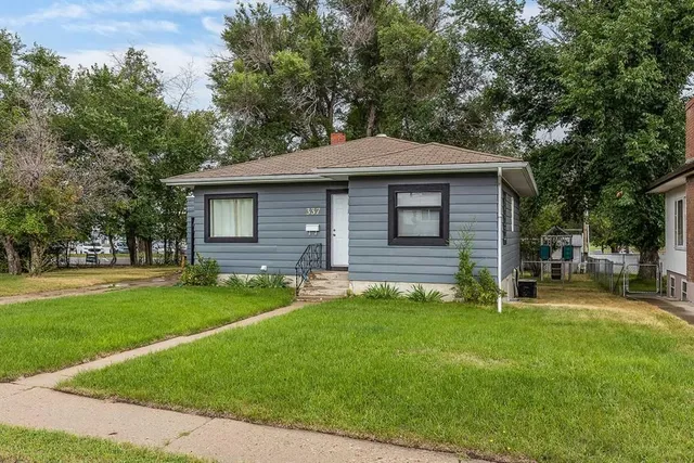337 4 St, Medicine Hat 3