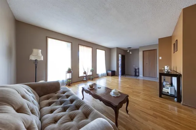 3007 52 Ave, Lloydminster 5