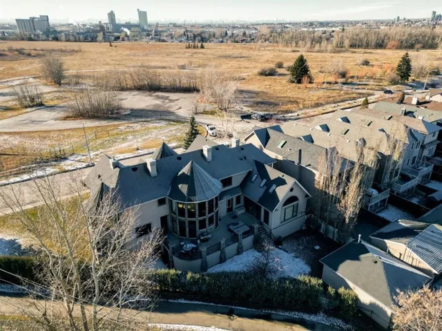 2248 9 Ave, Calgary 5