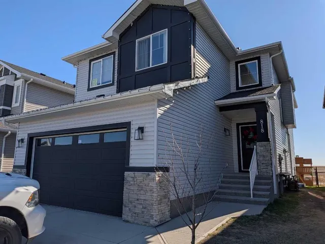 818 Edgefield St, Strathmore 2