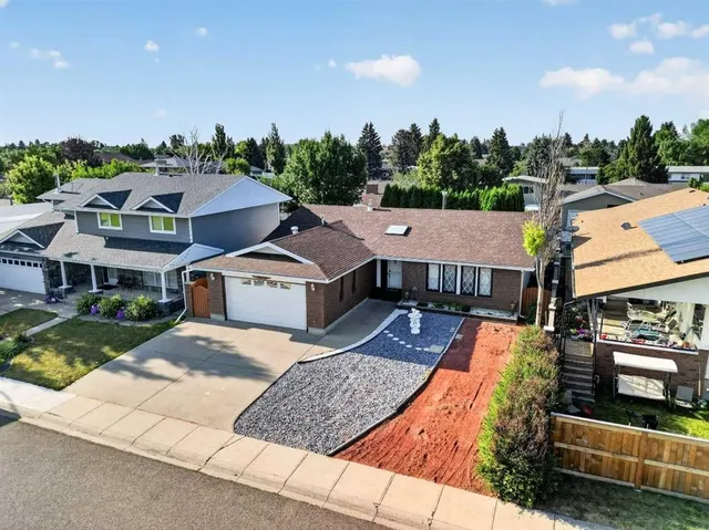 3606 Spruce Dr, Lethbridge 3