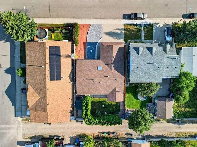 3606 Spruce Dr, Lethbridge 5