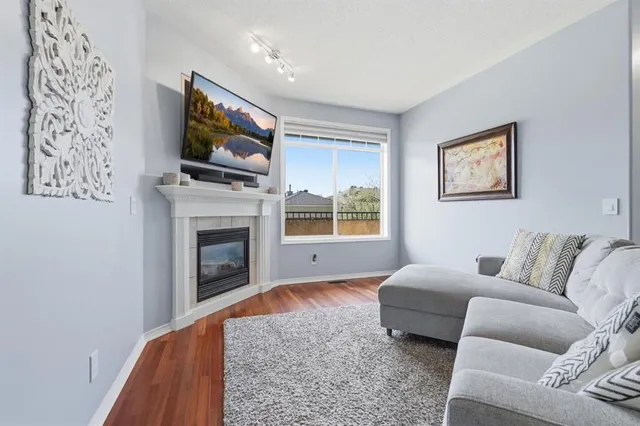101 Sierra Morena Landng, Calgary 5