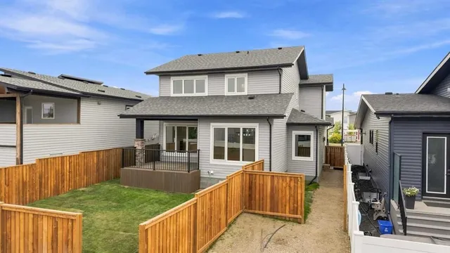 38 Lindman Ave, Red Deer 2