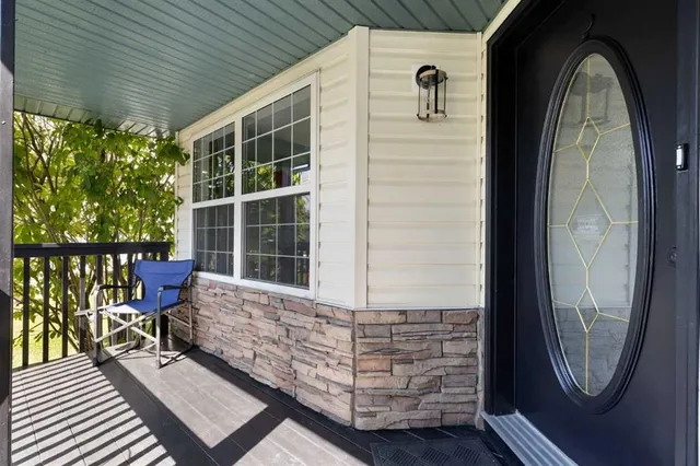 117 Lakeview Shores, Chestermere 3