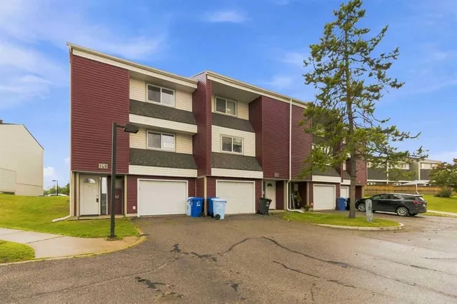 400 Silin Forest Rd #149, Fort McMurray 2