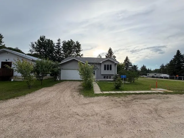 708 6 St, Smith 2