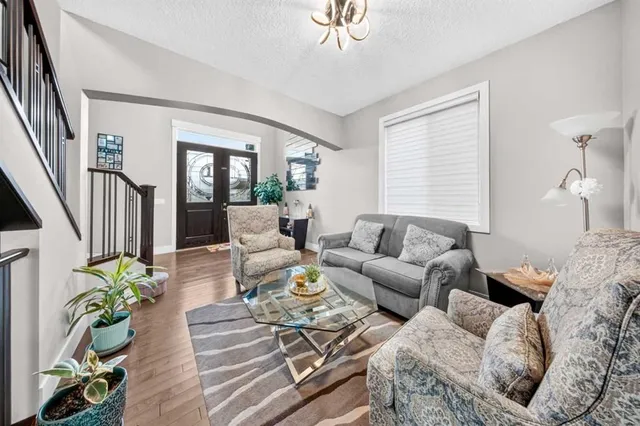 160 Kinniburgh Cir, Chestermere 5